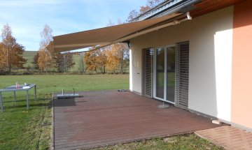 Markýza Sirius, 6 000 x 3 500 mm, RAL 1013 krémová, realizace Bohemiaflex CS