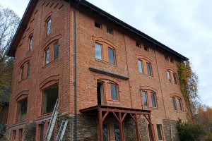 Kazetová markýza Aresbox, RAL 7016 antracit, 4800 x 2500 mm, realizace Bohemiaflex CS