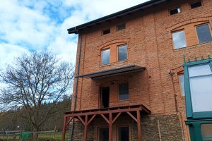 Kazetová markýza Aresbox, RAL 7016 antracit, 4800 x 2500 mm, realizace Bohemiaflex CS