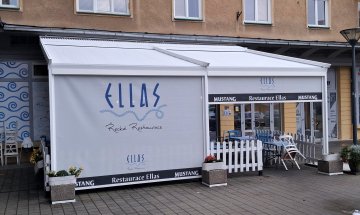 Pergola Linie + Screen Zipy, restaurace Ellas Ostrava, realizace Bohemiaflex CS