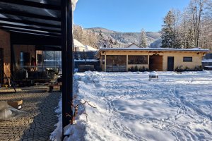 Terasová markýza Latin 40, RAL 9005 černá, realizace Bohemiaflex CS