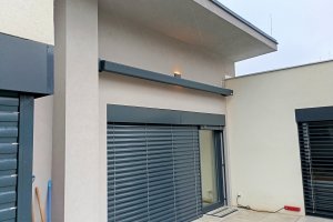 Kazetová markýza Alandbox, RAL 7016 antracitová, 4000 x 3500 mm, realizace Bohemiaflex CS