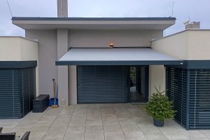 Kazetová markýza Alandbox, RAL 7016 antracitová, 4000 x 3500 mm, realizace Bohemiaflex CS