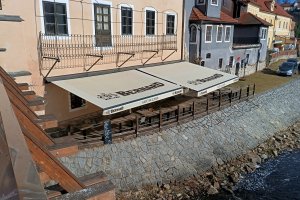 Markýza Sirius a Golem, restaurace Kafemlejnek, Český Krumlov, realizace Bohemiaflex CS