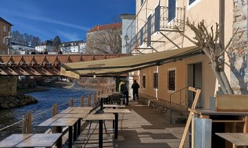 Markýza Sirius a Golem, restaurace Kafemlejnek, Český Krumlov, realizace Bohemiaflex CS