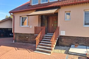 Kazetová markýza Aresbox, RAL 8014 hnědá, 3000 x 2000 mm, realizace Bohemiaflex CS