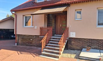 Kazetová markýza Aresbox, RAL 8014 hnědá, 3000 x 2000 mm, realizace Bohemiaflex CS