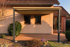 Pergola Cubolino a Sandra EXT, RAL 7016 antracit jemná struktura, Cubolino rozměr 4000 x 2550 mm, realizace Bohemiaflex CS