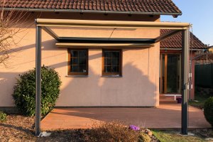 Pergola Cubolino a Sandra EXT, RAL 7016 antracit jemná struktura, Cubolino rozměr 4000 x 2550 mm, realizace Bohemiaflex CS