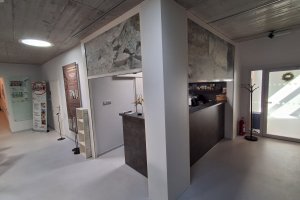 Svislá markýza Screen Zip 95, RAL 9010 bílá, muzeum Müllerův dům, Opava, realizace Bohemiaflex CS