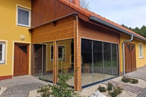 Skleněné posuvné stěny, RAL 7016, 2 190 x 2 160 mm, 1 260 x 2 160 mm, 3 820 x 2 160 mm, realizace Bohemiaflex CS