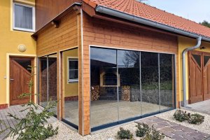 Skleněné posuvné stěny, RAL 7016, 2 190 x 2 160 mm, 1 260 x 2 160 mm, 3 820 x 2 160 mm, realizace Bohemiaflex CS