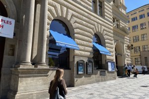 Výklopné markýzy RIMINI PLUS, Restaurace Bruxx, Praha, realizace Bohemiaflex CS