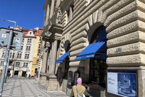 Výklopné markýzy RIMINI PLUS, Restaurace Bruxx, Praha, realizace Bohemiaflex CS