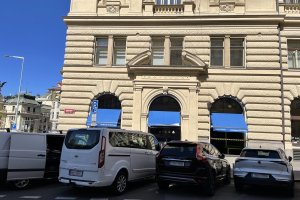 Výklopné markýzy RIMINI PLUS, Restaurace Bruxx, Praha, realizace Bohemiaflex CS