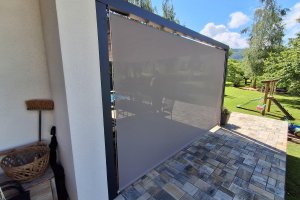 Markýza Sandra EXT, RAL 7016 antracit, rozměr 3 845 x 2 470 mm, realizace Bohemiaflex CS
