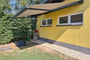 Kazetová markýza Aresbox RAL 7016 antracit jemná struktura, rozměr 3 500 x 3 000 mm, realizace Bohemiaflex CS