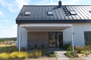 Pergola Latin 80, RAL 9010 bílá, rozměr 5 060 x 3 170 mm, realizace Bohemiaflex CS