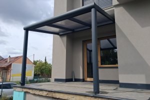 Pergola Piazza, 3 150 x 2 030 mm, RAL 7016 antracit, realizace Bohemiaflex CS